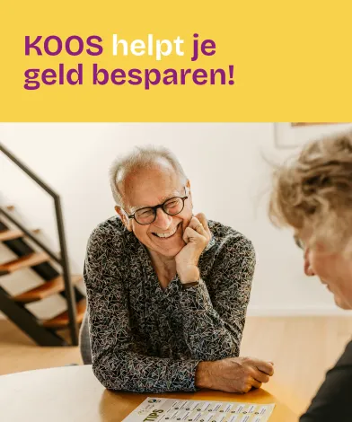 Coach in gesprek aan tafel