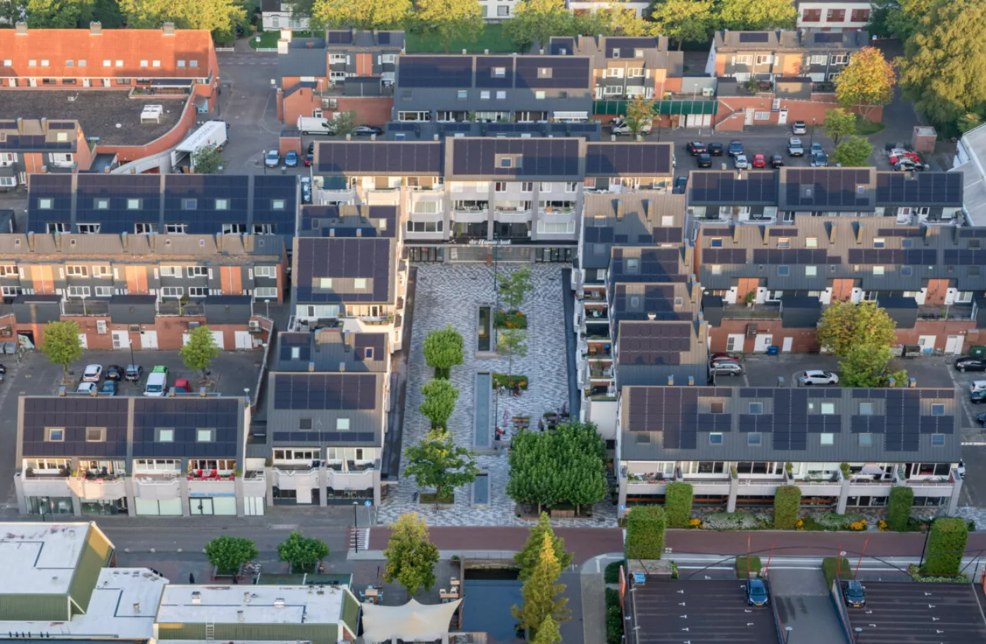 Foto in vogelvlucht van een het bovenaanzicht van een wijk in leusden