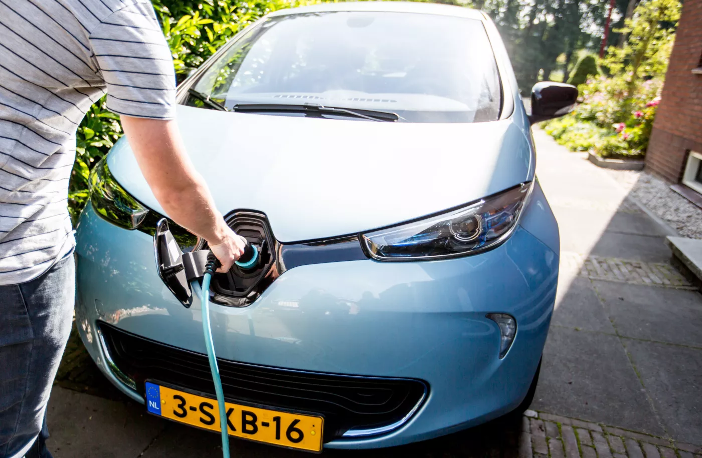 elektrische auto opladen